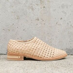 Freda Salvador Dawn Woven Loafer in Nude size 7.5